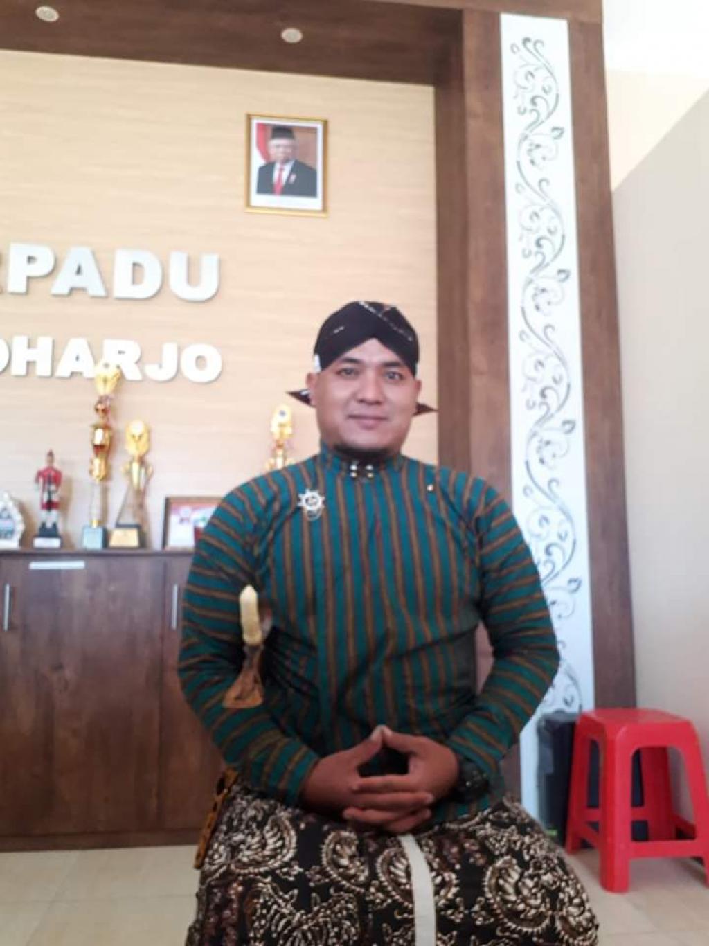 BUSANA JAWI JANGKEP GAGRAK NGAYOGYAKARTA